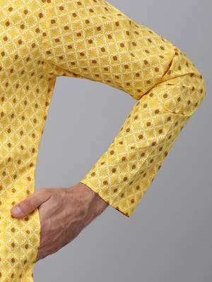 Men yellow cotton floral printed kurta with pyjamas 4