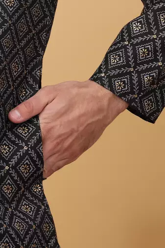 Men black cotton ethnic printed kurta with pyjamas