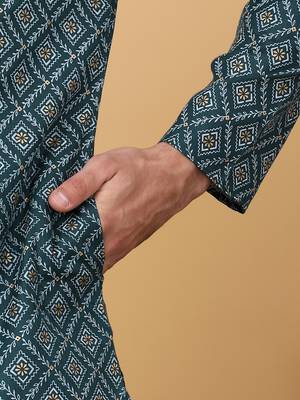 Men green cotton ethnic printed kurta with pyjamas 4
