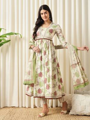 women green anarkali cotton kurta with trousers & with dupatta 1