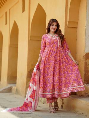 women pink angrakha kurta pant dupatta set 1