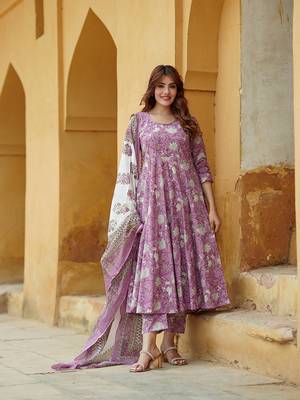 women mauve floral anarkali kurta pant dupatta set 1
