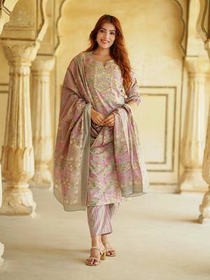 women mauve straight kurta pant dupatta set 1