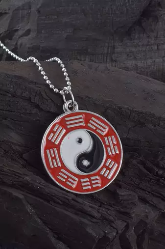 Stainless steel chinese ying yang fengshui chain pendant reversible