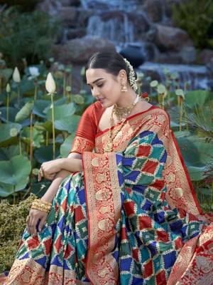 women's banarasi woven navy blue with multicolor with heavy jacquard work saree with blouse piece 4