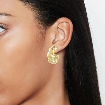 Acrylic goldplated twisted hoop earrings women 2