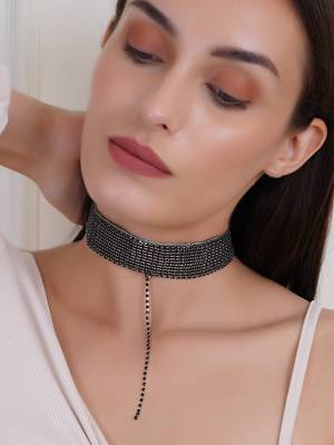 Black beaded with one tessels handcrafted necklace 2