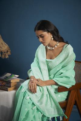 Elora soft linen silk with chikhankhari weaved border designer saree for women (light green) 4