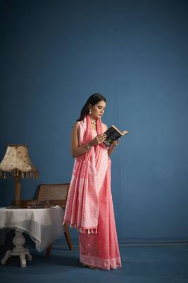 Elora soft linen silk with chikhankhari weaved border designer saree for women (pink) 4