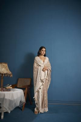 Elora soft linen silk with chikhankhari weaved border designer saree for women (light brown) 5