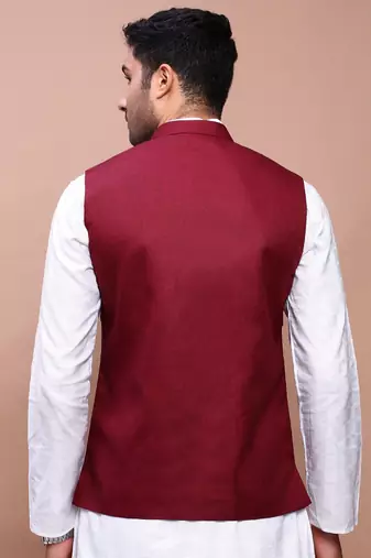men's solid burgundy slim fit nehru jacket