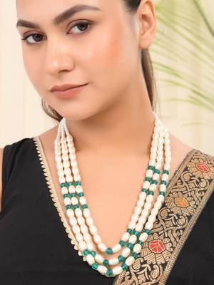 Pearl layered necklace 1