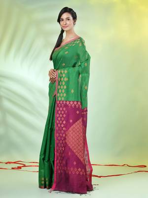 Green cotton saree with geomatric patterns 2