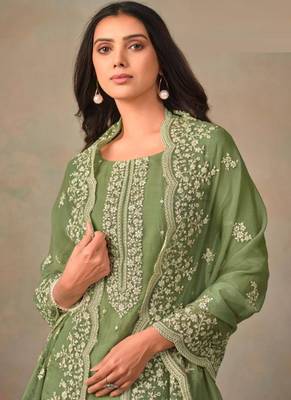Pista green organza silk salwar suit with dupatta 2