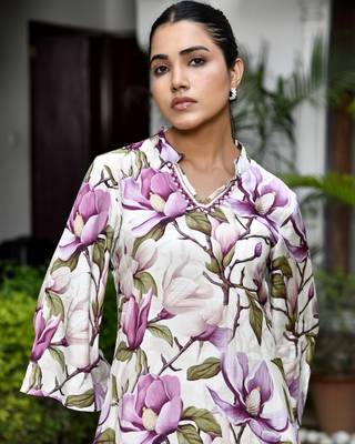 Vaasva women cream musline viscose digital printed cord set 4