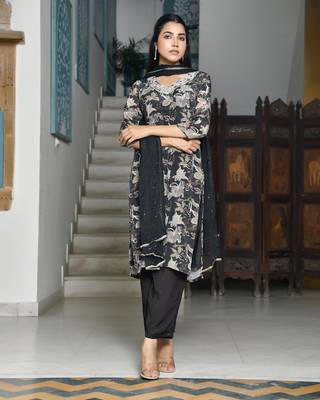 Vaasva women black crepe embroidered suit set 4