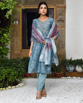 Vaasva women chanderi printed suit set with pant and printed dupatta 1
