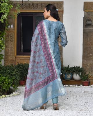 Vaasva women chanderi printed suit set with pant and printed dupatta 2