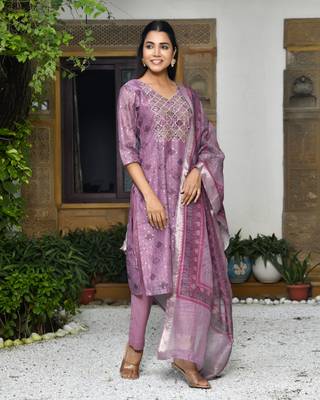 Vaasva women chanderi printed suit set with pant and printed dupatta 3