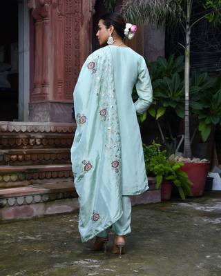 Vaasva women tissue silk emboidered suit set with solid pant & solid embroidered dupatta 2