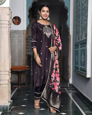 Vaasva women silk emboidered solid pant set & digital printed dupatta 3