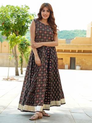 Multicolor Gold Print Lehenga Choli 2
