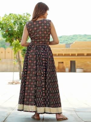Multicolor Gold Print Lehenga Choli 3