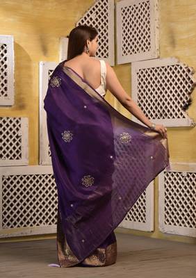 Purple hand embroidered silk saree with zari border with blouse piece 3