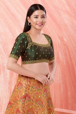 Muhenera Padded Mulbury Silk Square Neck Blouse 3