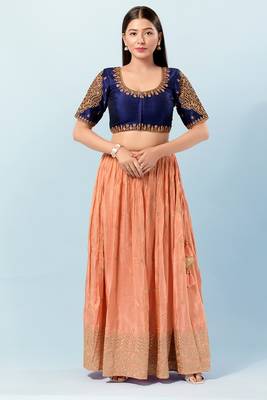 Muhenera Padded Silk Round Neck Blouse 4