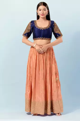 Muhenera Padded Silk Round Neck Blouse