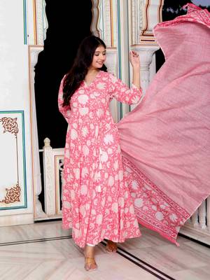 Womens pink cotton floral print anarkali kurta with dupatta 5