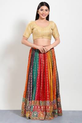 Muhenera Padded Brocade Round Neck Blouse 4
