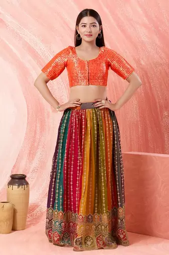 Muhenera Padded Brocade Round Neck Blouse
