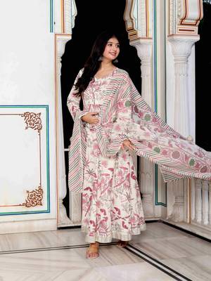 Womens light pink cotton birds and leaf floral printed anarkali kurta and dupatta set 2