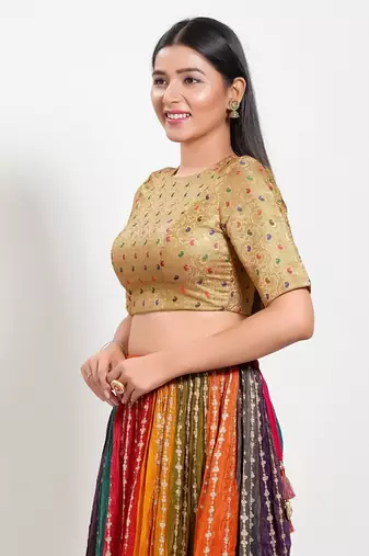Muhenera Padded Brocade Round Neck Blouse
