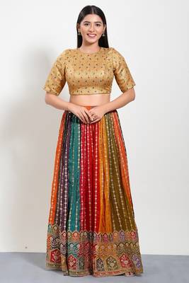 Muhenera Padded Brocade Round Neck Blouse 4