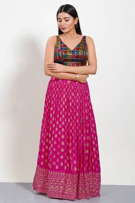 Muhenera Padded Brocade V-Neck Blouse 4