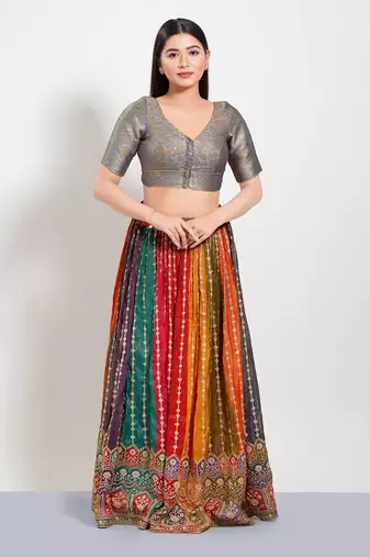 Muhenera Padded Brocade V-Neck Blouse