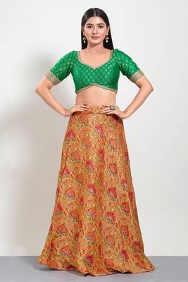 Muhenera Padded Brocade Sweatheart Neck Blouse 4