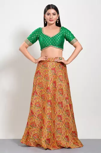 Muhenera Padded Brocade Sweatheart Neck Blouse