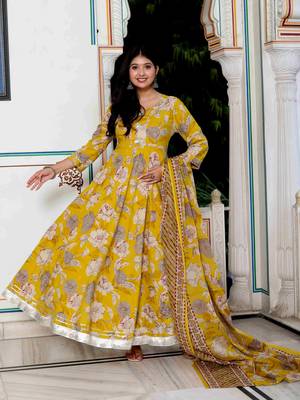 Womens cotton gotapatti and lace border yellow anarkali kurta and dupatta set 1