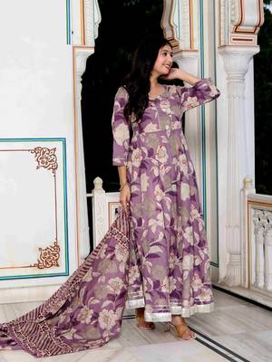 Womens purple flower printed with lace border anarkali kurta with dupatta set 2