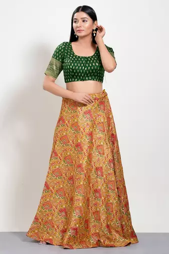 Muhenera Padded Brocade Round Neck Blouse