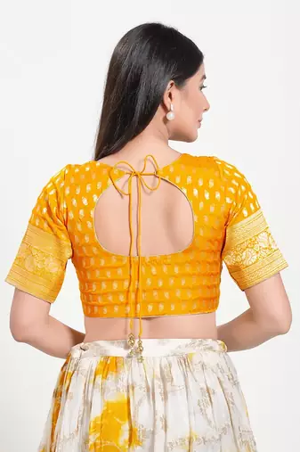 Muhenera Padded Brocade Round Neck Blouse