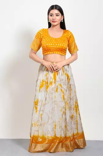 Muhenera Padded Brocade Round Neck Blouse