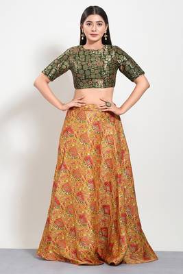 Muhenera Padded Brocade Boat Neck Blouse 4