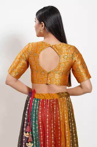 Muhenera Padded Brocade Boat Neck Blouse