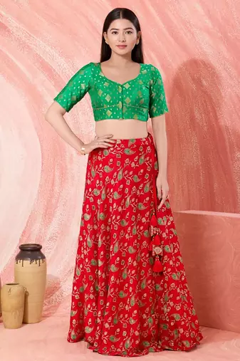 Muhenera Padded Brocade Sweatheart Neck Blouse