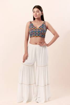 Muhenera Padded Cotton V-Neck Blouse 4